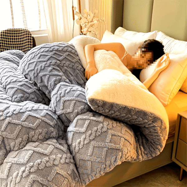 Soft, Thick Luxurious Taffeta Comforter - Machine Washable for All Seasons - Perfect for Bedroom, Guest Room, and Hotel Use